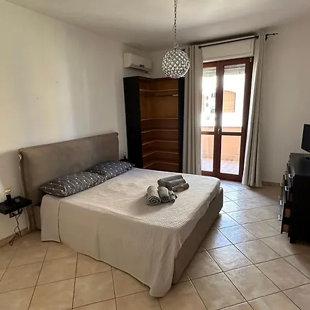 Dante's Holiday Apartment